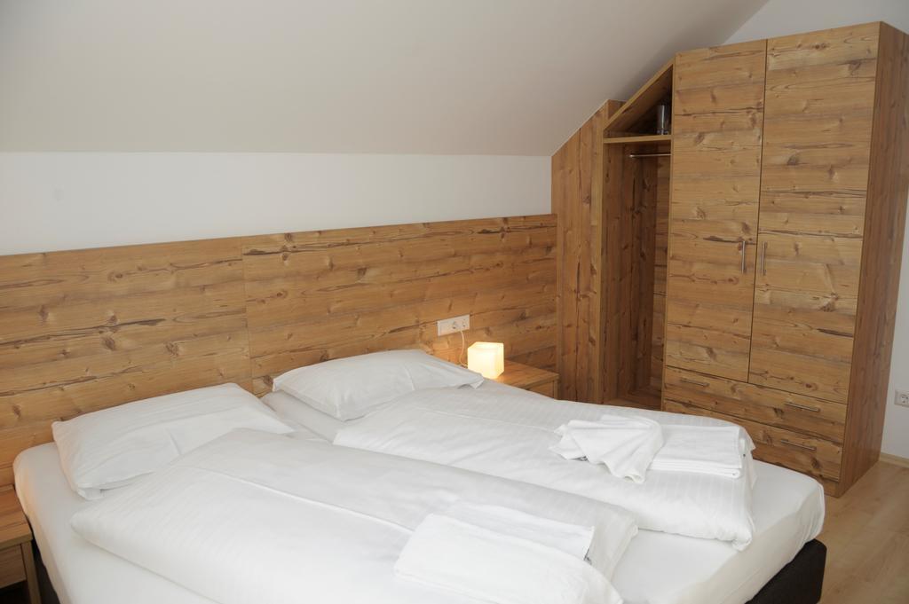 Haus Stella Villa Mauterndorf  Rum bild